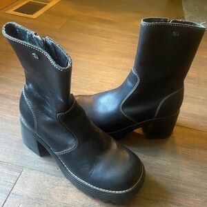 Sketchers leather boots